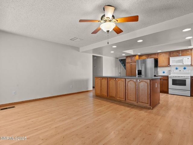 2541 Brentwood Drive, Carson City, NV 89701