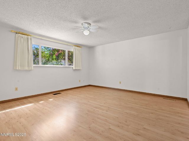 2541 Brentwood Drive, Carson City, NV 89701