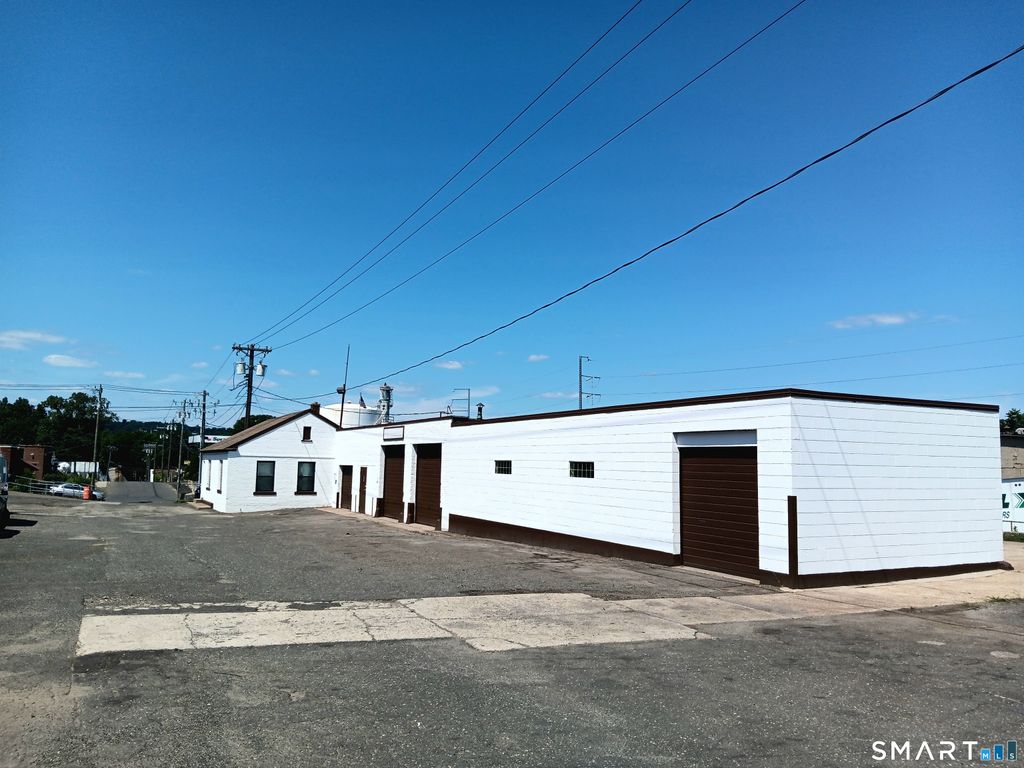 112 Porter Street, Waterbury, CT 06708