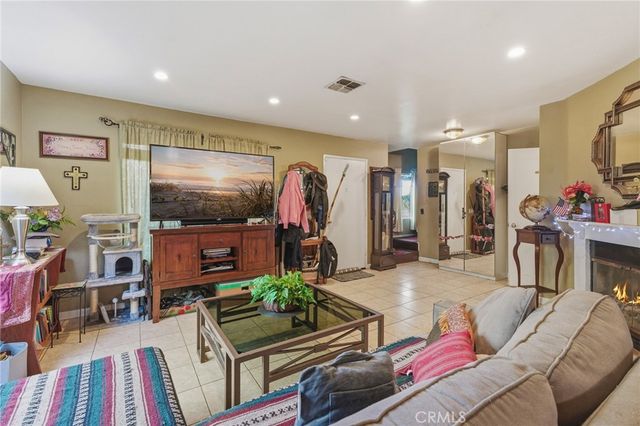 8439 Sunset Trail B, Rancho Cucamonga, CA 91730