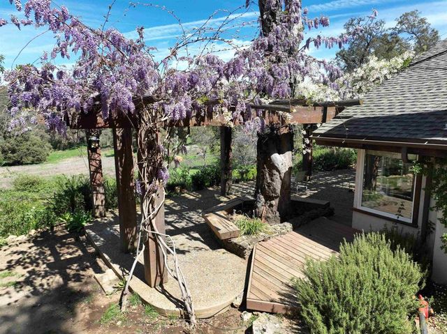 28843 Angel Mountain Road, Santa Ysabel, CA 92070