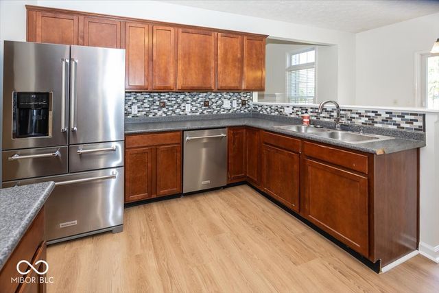 1128 Red Dunes Run, Avon, IN 46123