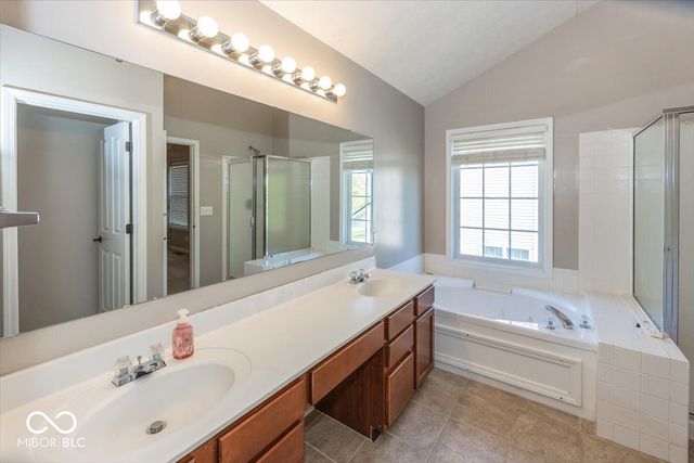 1128 Red Dunes Run, Avon, IN 46123