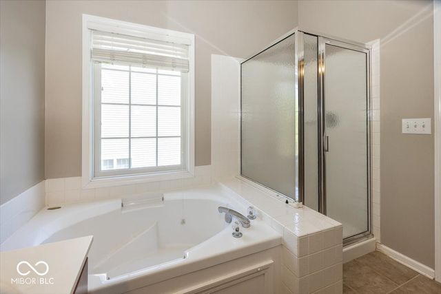 1128 Red Dunes Run, Avon, IN 46123