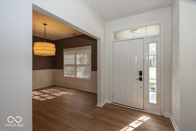 1128 Red Dunes Run, Avon, IN 46123