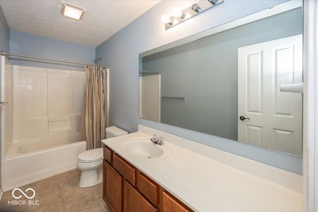 1128 Red Dunes Run, Avon, IN 46123