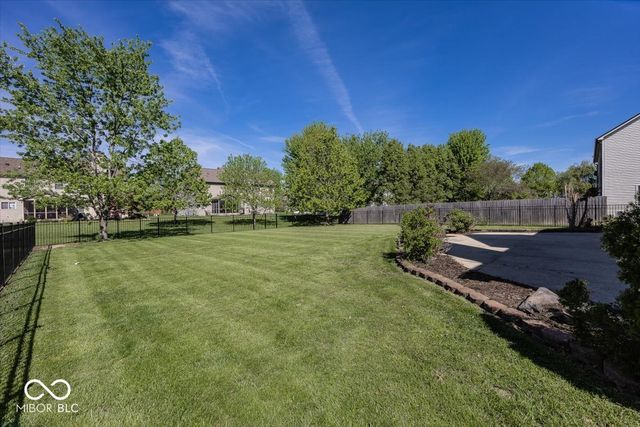 1128 Red Dunes Run, Avon, IN 46123