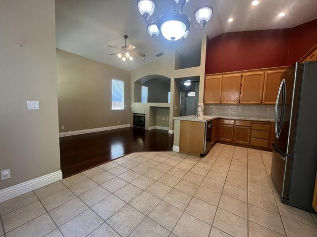 534 Kilsyth Ct, Folsom, CA 95630