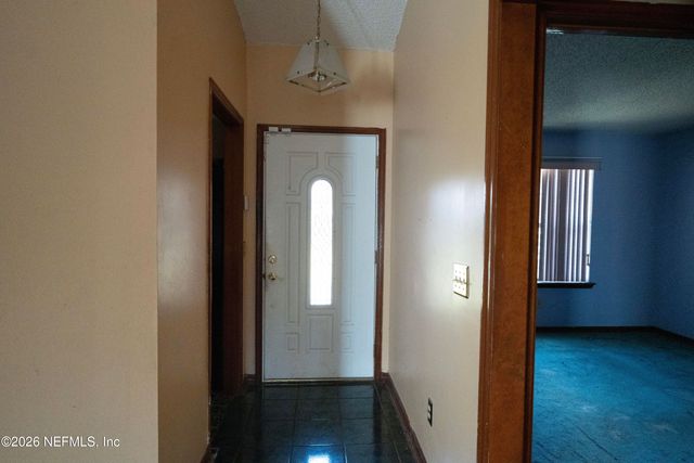 1380 W HIGH PLAINS Drive W, Jacksonville, FL 32218