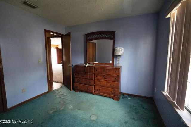 1380 W HIGH PLAINS Drive W, Jacksonville, FL 32218