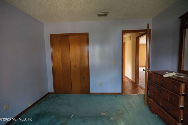 1380 W HIGH PLAINS Drive W, Jacksonville, FL 32218