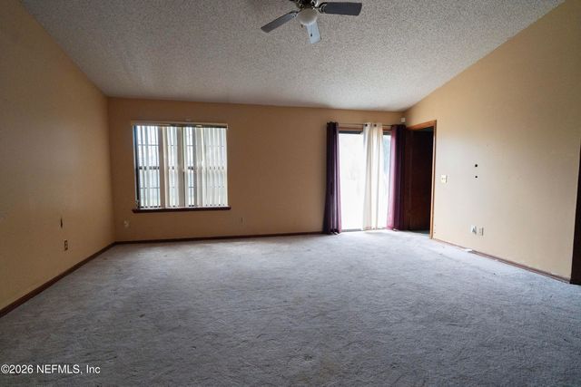 1380 W HIGH PLAINS Drive W, Jacksonville, FL 32218