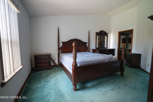 1380 W HIGH PLAINS Drive W, Jacksonville, FL 32218