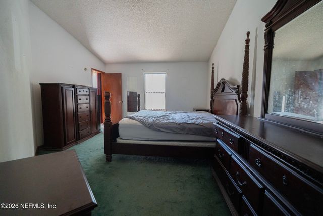 1380 W HIGH PLAINS Drive W, Jacksonville, FL 32218