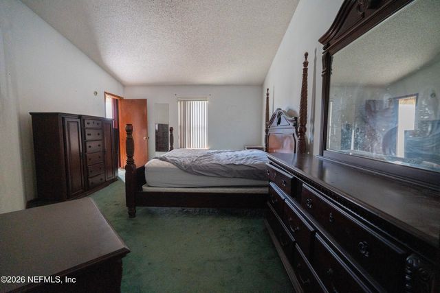 1380 W HIGH PLAINS Drive W, Jacksonville, FL 32218