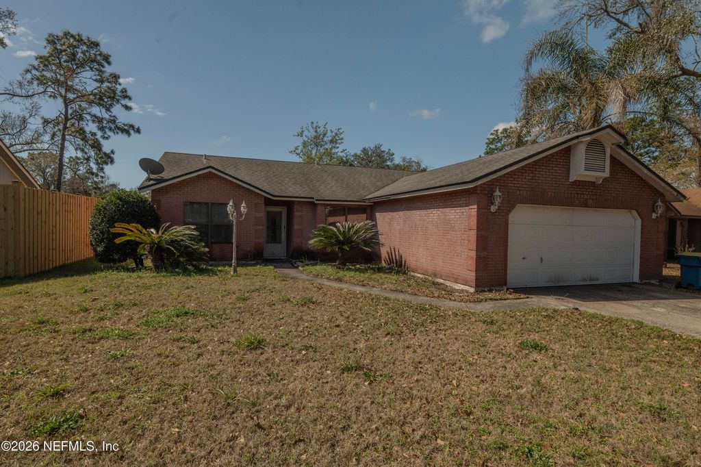 1380 W HIGH PLAINS Drive W, Jacksonville, FL 32218