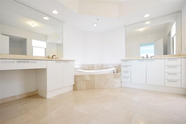 14951 Royal Oaks Lane 1609, North Miami, FL 33181