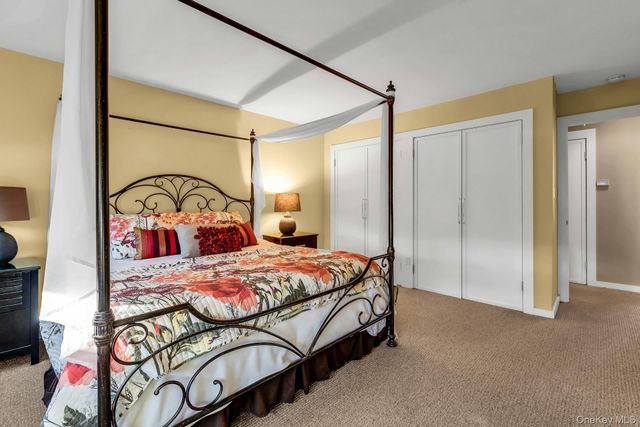 457 Village Drive 457, Hauppauge, NY 11788