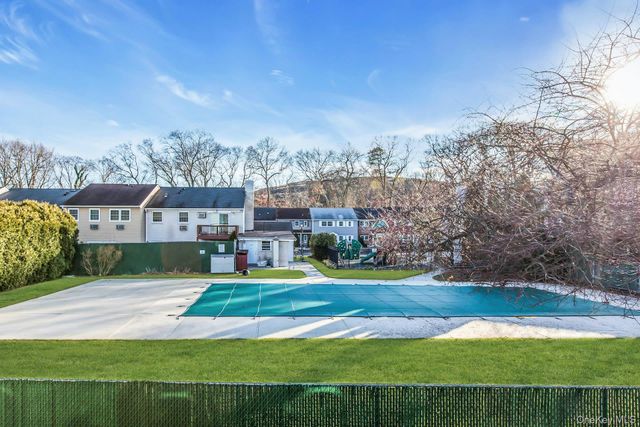 457 Village Drive 457, Hauppauge, NY 11788