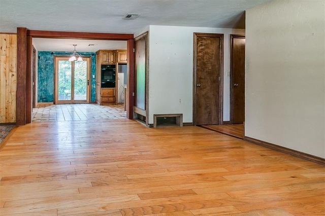 3808 N Markwell Avenue, Bethany, OK 73008