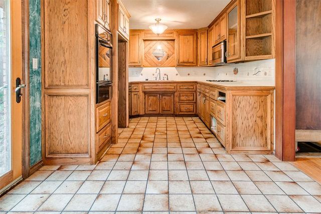 3808 N Markwell Avenue, Bethany, OK 73008