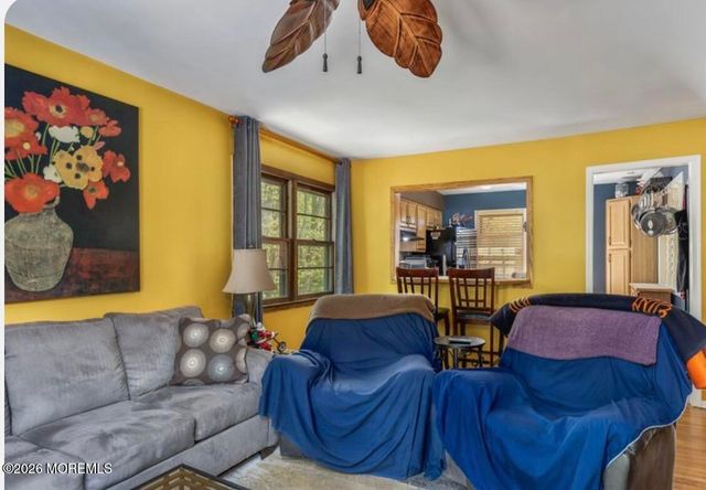 9 Barry Lane, Hazlet, NJ 07730