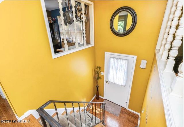 9 Barry Lane, Hazlet, NJ 07730