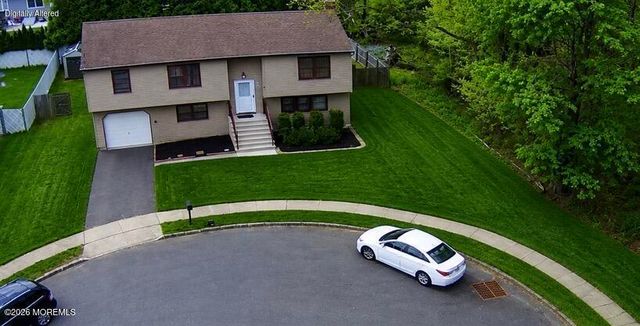 9 Barry Lane, Hazlet, NJ 07730