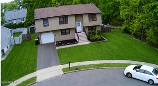 9 Barry Lane, Hazlet, NJ 07730