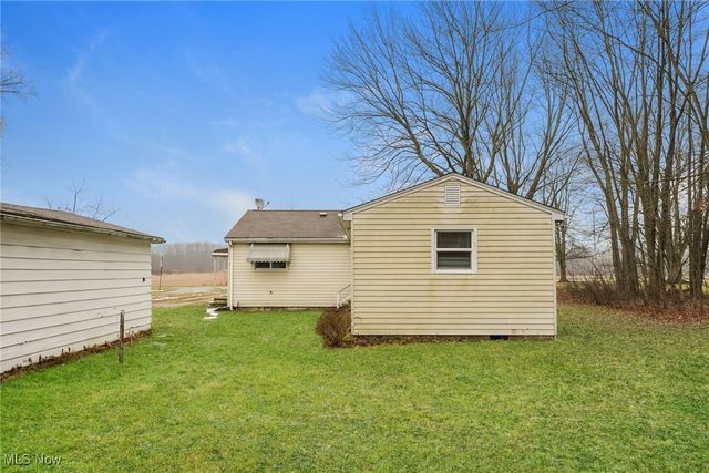 9720 Root Road, Columbia Station, OH 44028