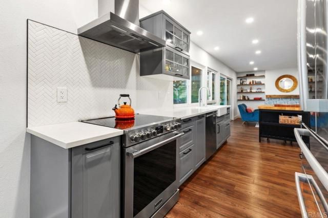 13637 Calais Drive, Del Mar, CA 92014