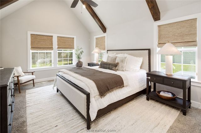 502 Brookside Drive E, Bryan, TX 77801