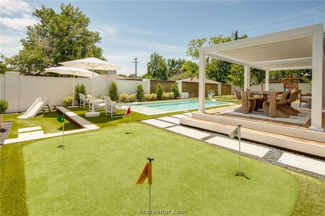 502 Brookside Drive E, Bryan, TX 77801