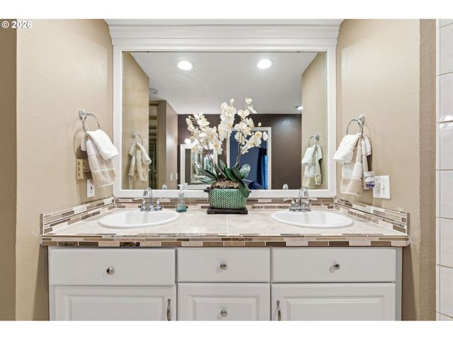 13113 Se 19TH St, Vancouver, WA 98683