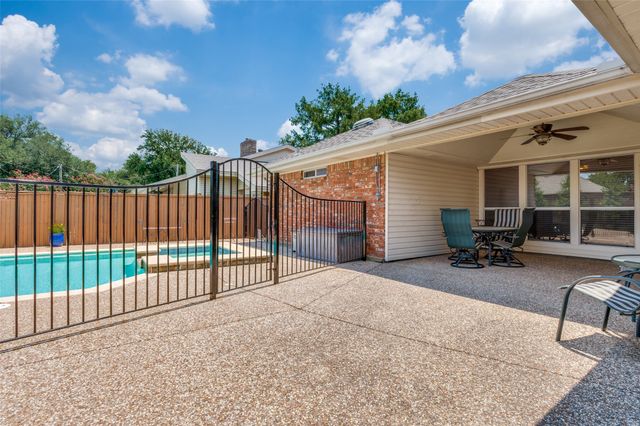 1005 De Pauw Drive, Arlington, TX 76012