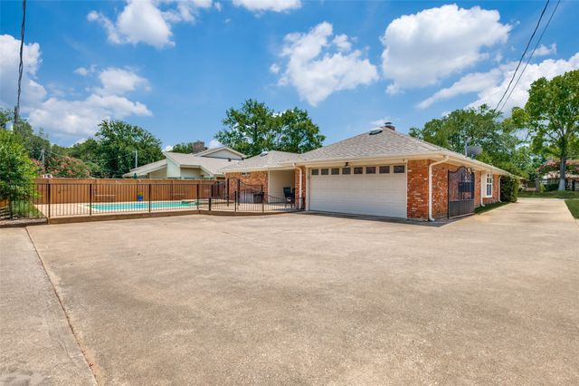 1005 De Pauw Drive, Arlington, TX 76012