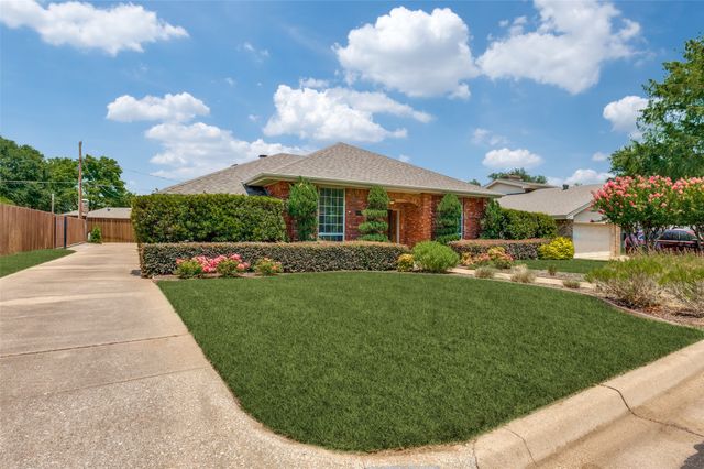 1005 De Pauw Drive, Arlington, TX 76012