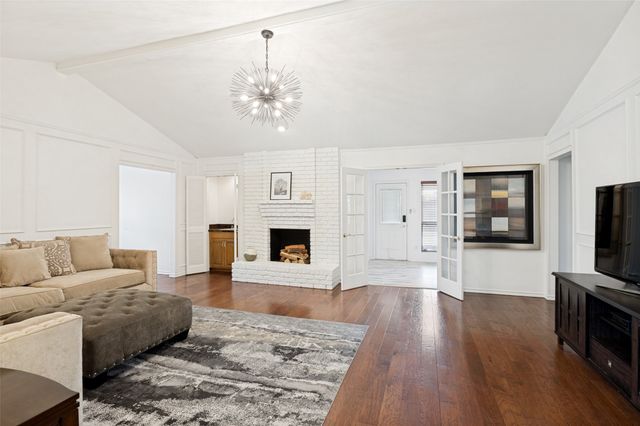 1005 De Pauw Drive, Arlington, TX 76012