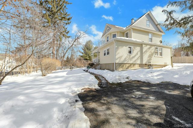 65 Lake Road, Valley Cottage, NY 10989