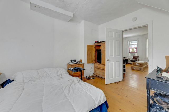 65 Lake Road, Valley Cottage, NY 10989