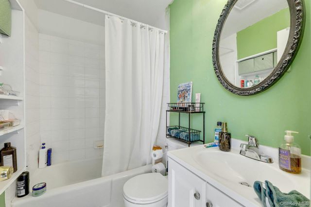 65 Lake Road, Valley Cottage, NY 10989