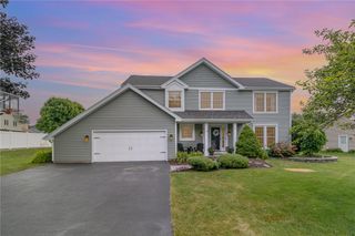 14 Edenfield Road, Penfield, NY 14526
