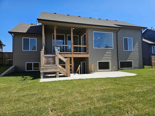 2541 N Bluestone St, Andover, KS 67002