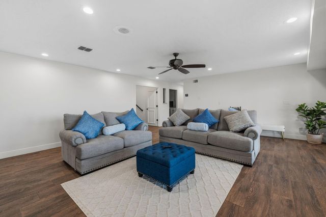 11707 Edgewater Court, Montgomery, TX 77356