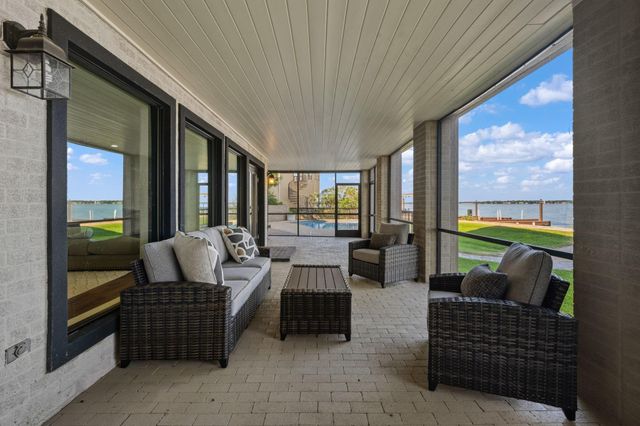 11707 Edgewater Court, Montgomery, TX 77356