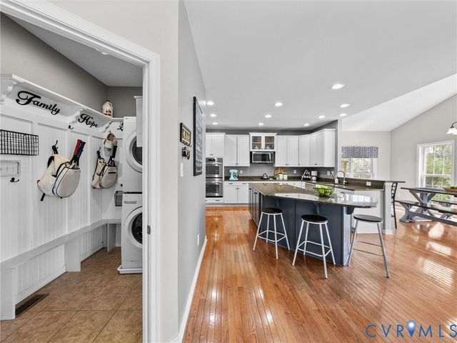6207 Stile Gate Ter, Moseley, VA 23120