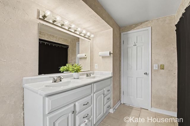 1793 Pinebluff Drive SE, Kentwood, MI 49508