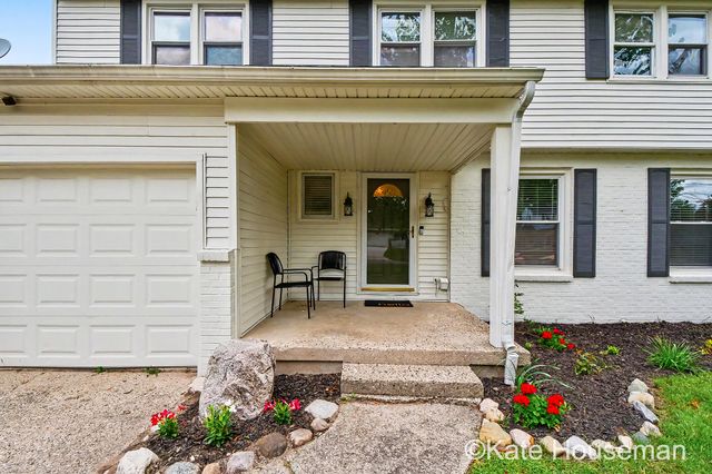 1793 Pinebluff Drive SE, Kentwood, MI 49508