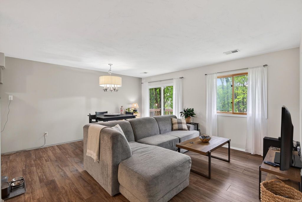 3060 109th Lane NW 8, Coon Rapids, MN 55433 — photo 4
