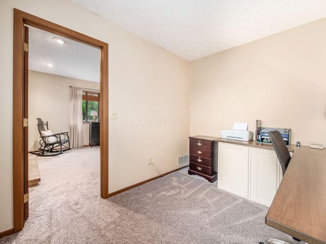 14 Highmeadow Drive, Columbus, OH 43230
